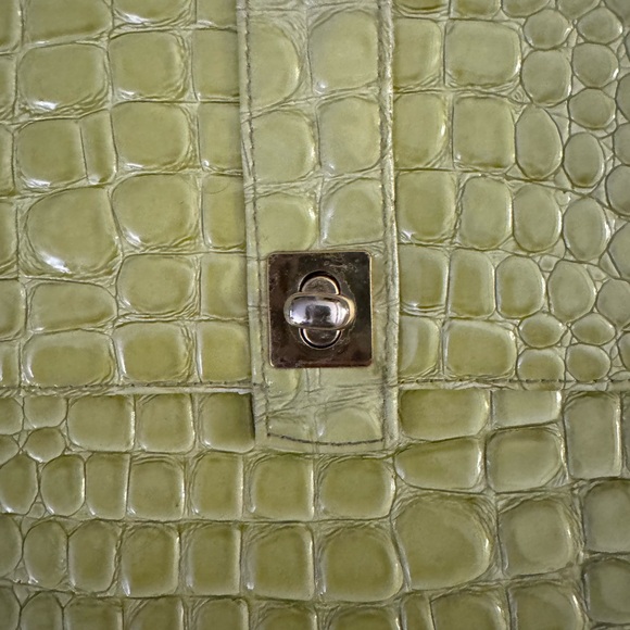 LORD AND TAYLOR Lime Green Crocodile-Embossed Handbag - Picture 12 of 15